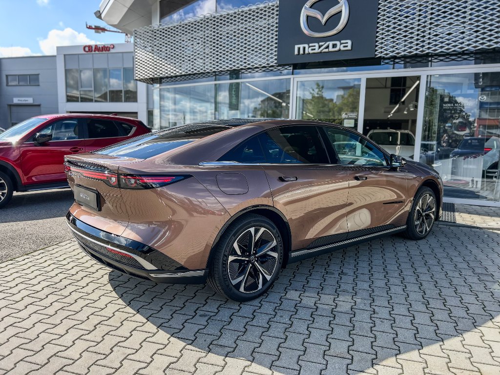 Mazda 6e