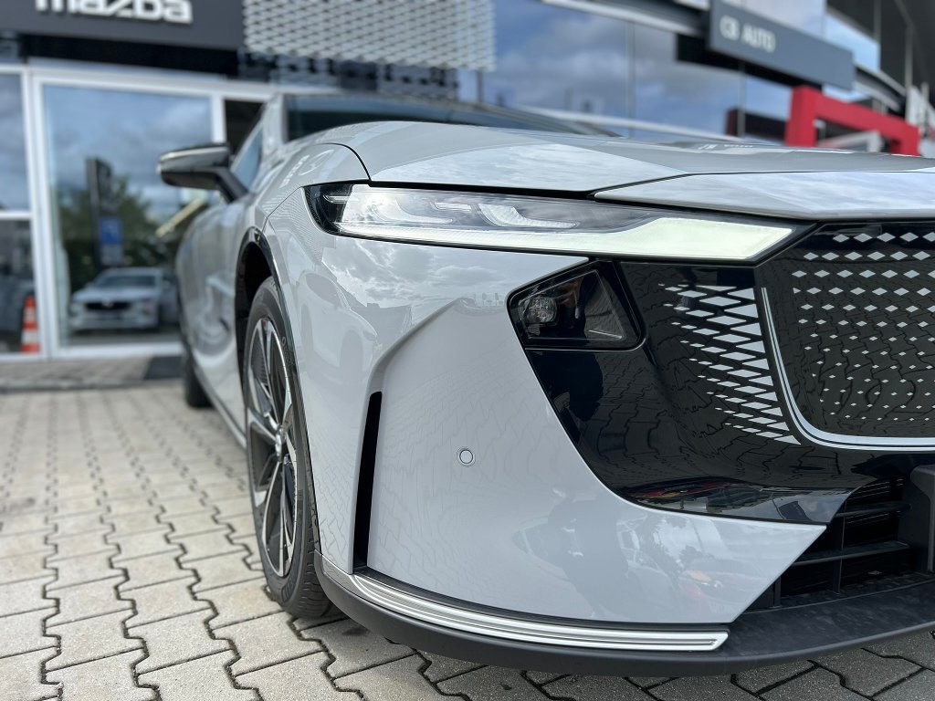 Mazda 6e